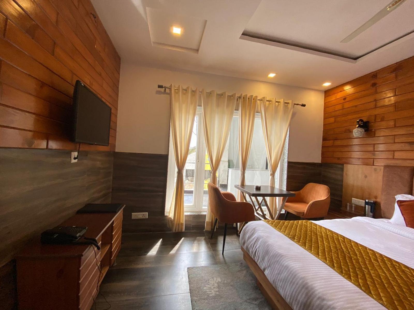 The Aesthetic Hotel & Restaurant Bhīm Tāl エクステリア 写真