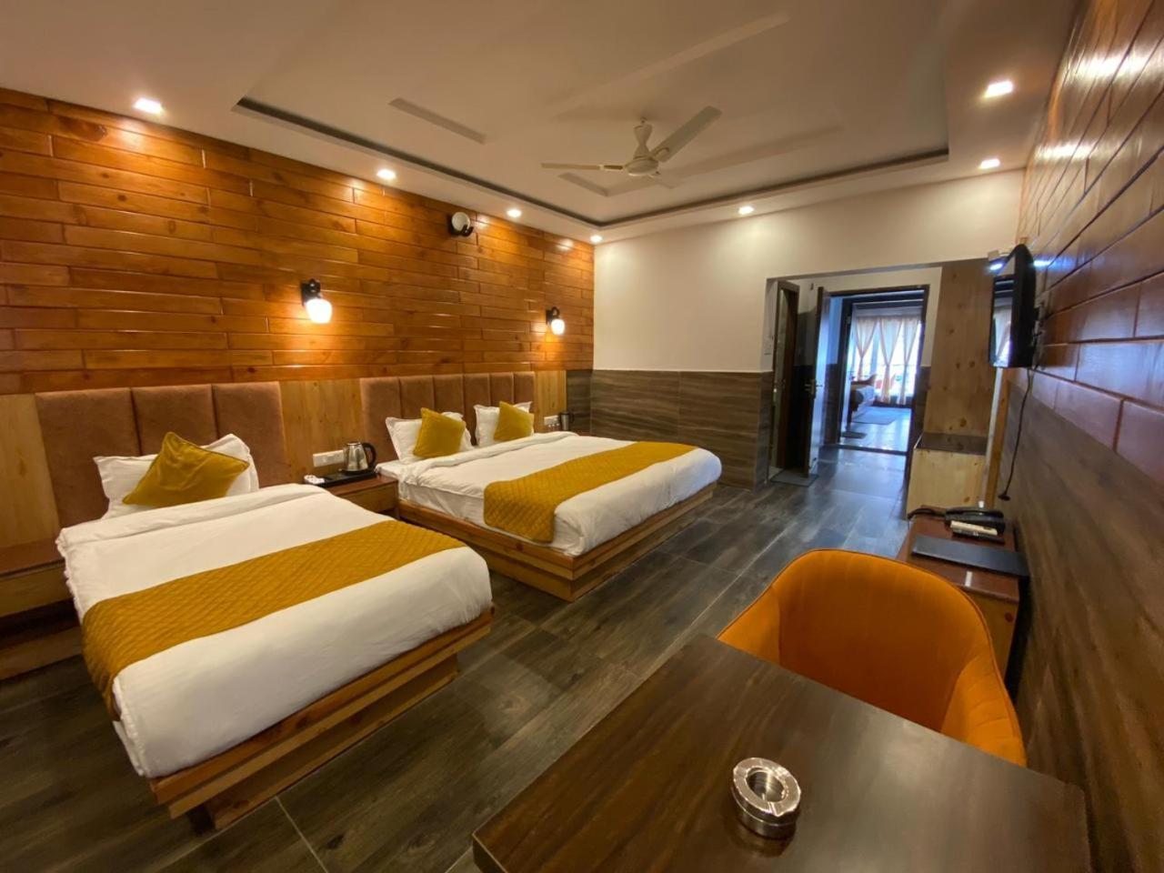 The Aesthetic Hotel & Restaurant Bhīm Tāl エクステリア 写真