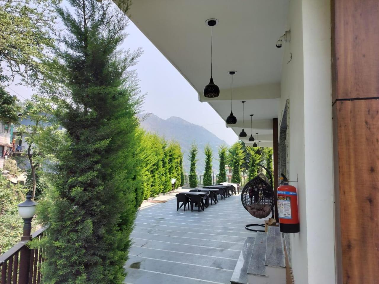 The Aesthetic Hotel & Restaurant Bhīm Tāl エクステリア 写真